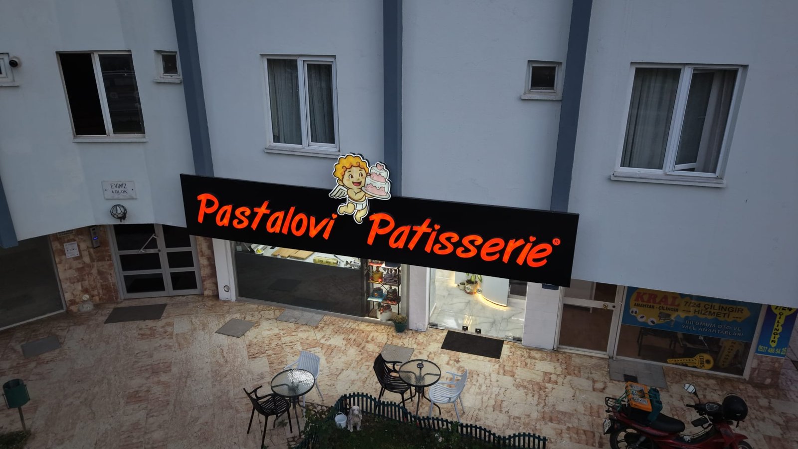 Pastalovi Butik Patisserie mağazası, Konyaaltı Antalya